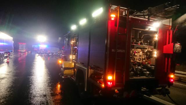 DSC_0000_BURST20191009024751178 groß.jpg